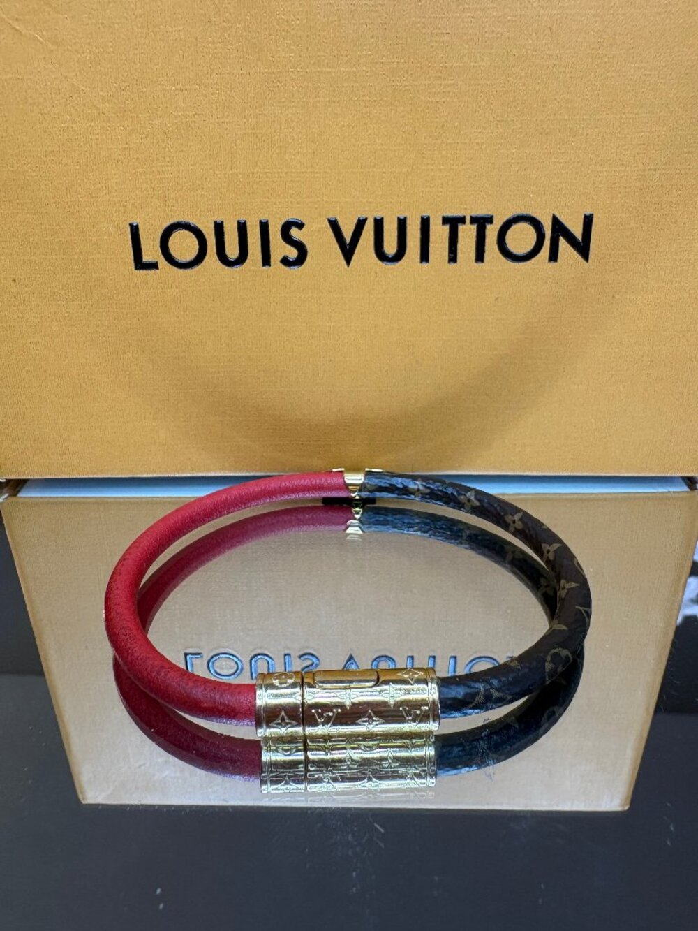 Louis Vuitton Daily Confidential Bracelet 7 1/2 inches long M